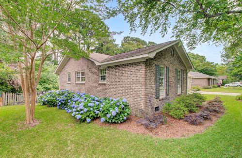 784 Wakendaw Blvd, Mount Pleasant SC  29464-5153 exterior