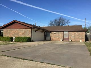 2709 Seminole Dr, Pampa, TX 79065-3135