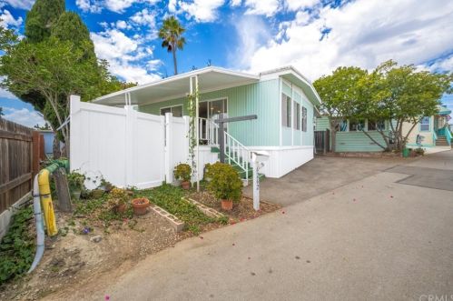 6262 Golden Sands Dr, Long Beach, CA 90803-2315