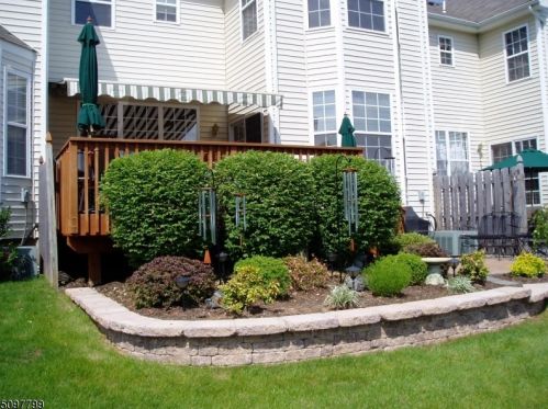 30 Surrey Ln, Flemington NJ  08822-1588 exterior