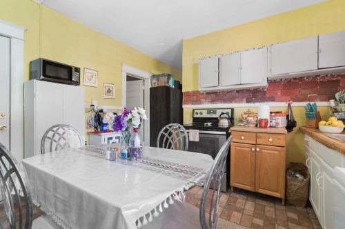 33 Manitou Ave, Poughkeepsie NY  12603-2731 exterior