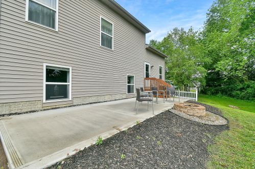 447 Stone Shadow Dr, Blacklick OH  43004-8305 exterior