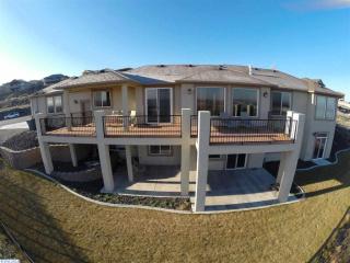490 Riverwood St, Richland, WA 99352-8638