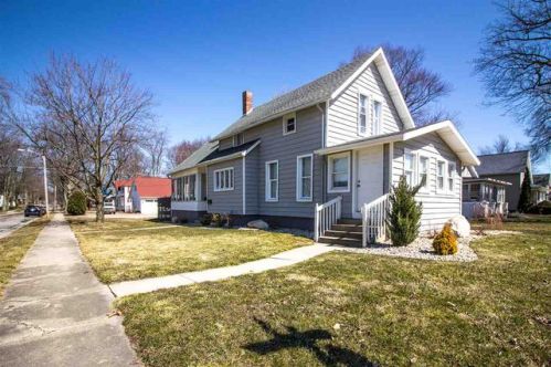 402 Walnut St, Nappanee, IN 46550-2000