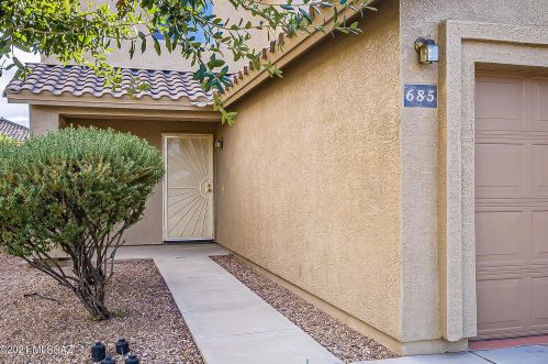 685 Cholla Crest Dr, Green Valley, AZ 85614-5255