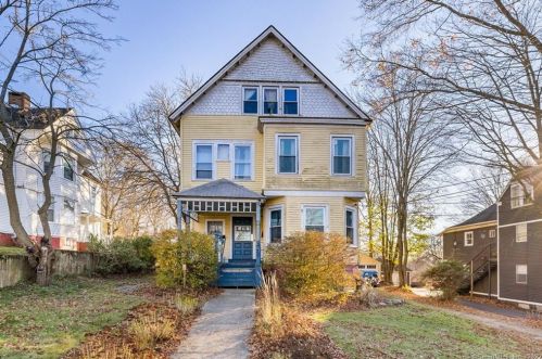 35 Greene Ave, Norwich, CT 06360-4303