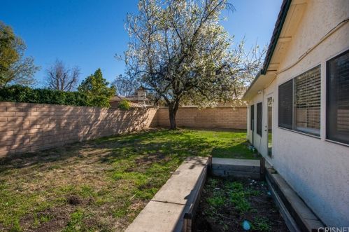 1120 Arcane St, Simi Valley CA 93065-4406 exterior