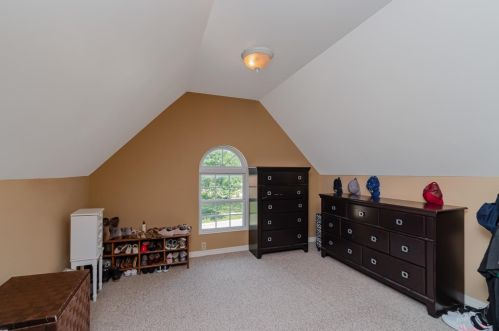 20 Lockerbie Dr, Valpo IN  46385-9287 exterior