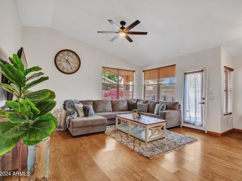 6428 Wahalla Ln, Glendale AZ 85308-5580 exterior