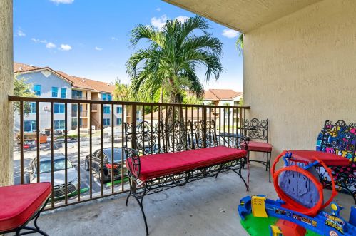 715 Villa Cir, Boynton Beach, FL 33435-8914