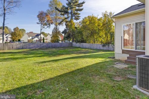 515 Florence Fields Ln, New Castle DE  19720-8752 exterior