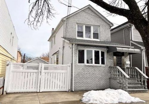 10325 91st St, Jamaica, NY 11417-1303