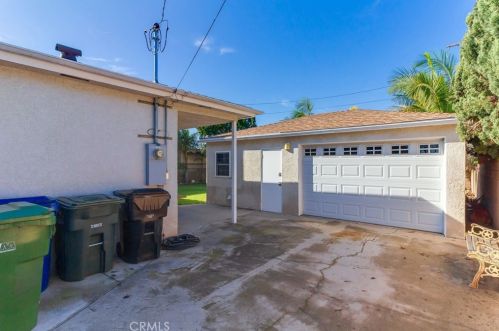 13417 Ocean Gate Ave, Hawthorne CA  90250-5611 exterior