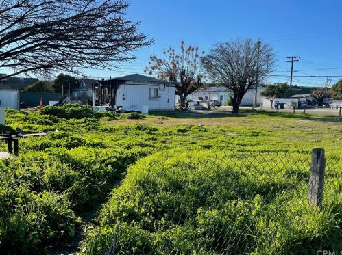 3055 Olney Ave, Fresno, CA 93725-2523