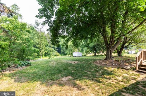 1030 Littlestown Rd, Littlestown PA 17340-9442 exterior