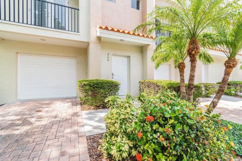 549 101st Ave, Saint Petersburg, FL 33702-2223