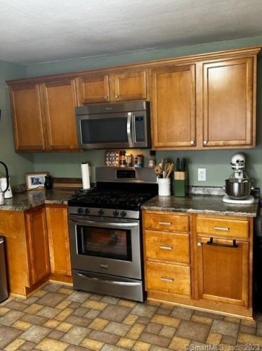 29 Highland Ave, Litchfield CT  06750-1708 exterior