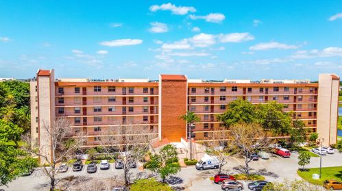 14575 Bonaire Blvd, Delray Beach FL  33446-1700 exterior