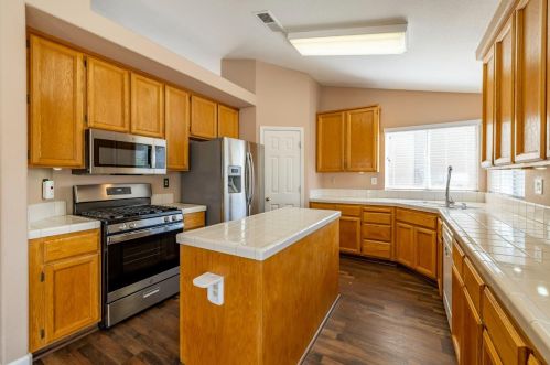 8686 White Peacock Way, Elk Grove CA  95624-3701 exterior