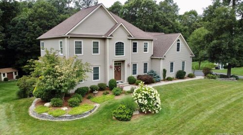 93 Country Club Rd, Manchester, CT 06043-7462