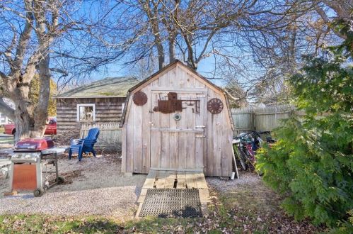 836 Point Judith Rd, South Kingstown RI  02882-5174 exterior