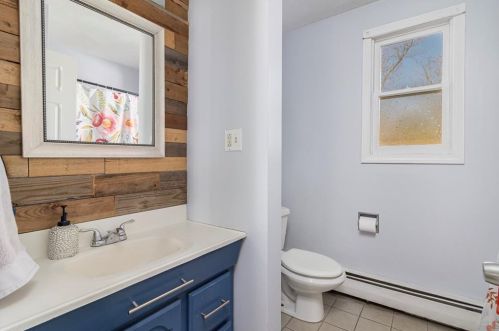 184 Grove Ave, Warwick RI  02889-5404 exterior