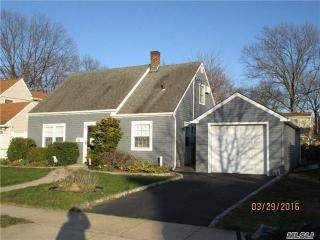 53 Hyacinth Rd, Plainedge, NY 11756-2331