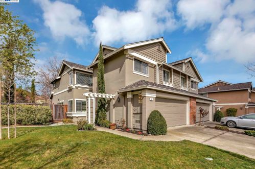 50 Rainbow Cir, Danville, CA 94506-4428