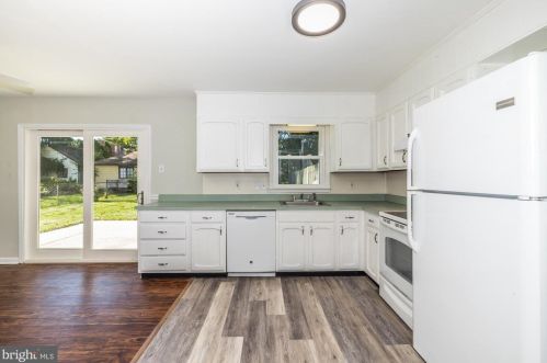 415 Jefferson Ave, Downingtown PA 19335-3025 exterior