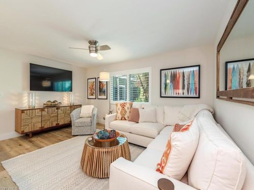 513 Broad Ave, Naples, FL 34102-7160