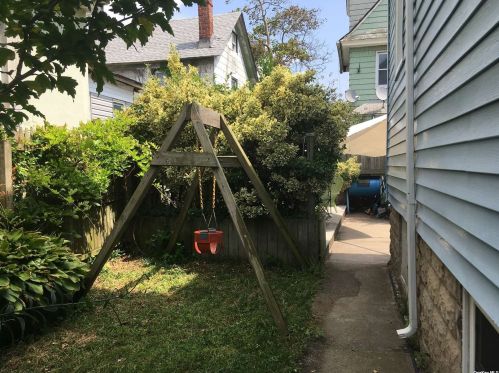 184 Beach 115th St, Far Rockaway, NY 11694-2408