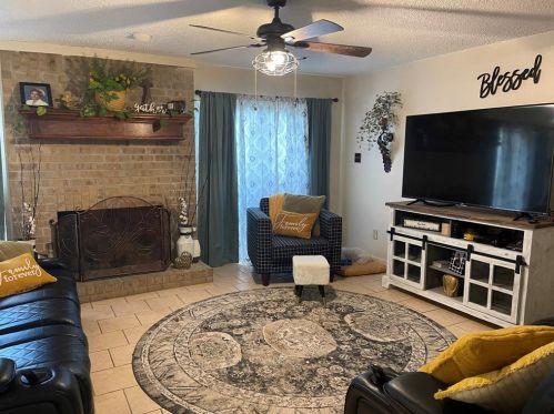 1826 Veranda Dr, West Columbia, TX 77486-9636