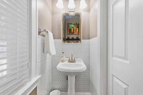 15 Hawthorne Ave, Pittsburgh PA 15229-2044 exterior