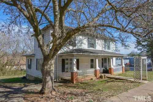 218 Franklin St, Warrenton, NC 27589-2012