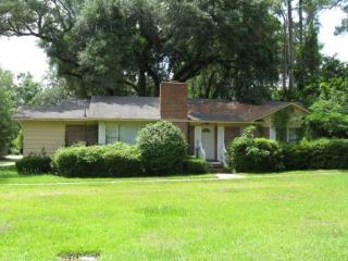 106 Dixie Dr, Tallahassee FL  32304-3000 exterior