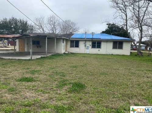 201 Austin Ave, Palacios, TX 77465-2611