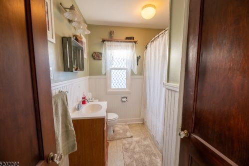 129 15th Ave, Manville NJ  08835-1609 exterior