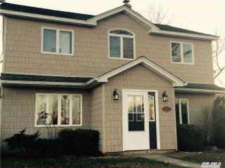 26 Forge Ln, Plainedge, NY 11756-4944
