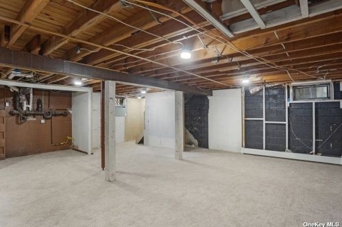 759 Van Buren Ave, West Islip NY  11795-1337 exterior