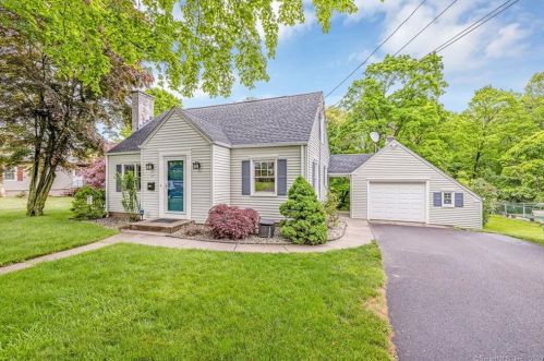 17 Cole St, Manchester, CT 06042-3620