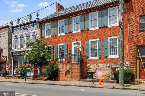 108 Lincoln Way, Mc Connellsburg, PA 17233-1303