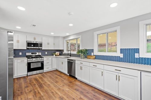 454 Mcmurray Rd, Canonsburg PA  15317-0024 exterior