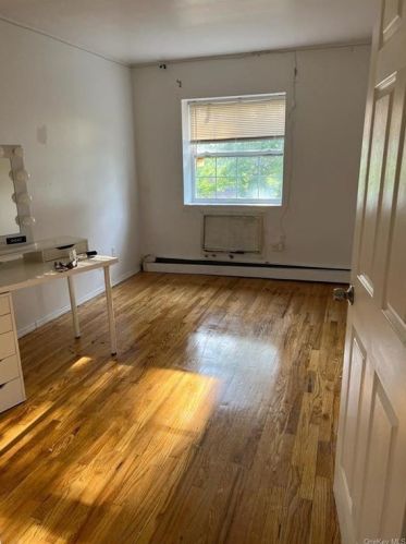 2745 Kingsbridge Ter, Bronx NY  10463-7426 exterior