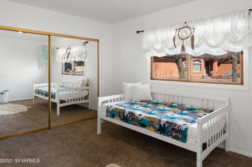 25 Spur Ct, Sedona AZ 86351-8970 exterior