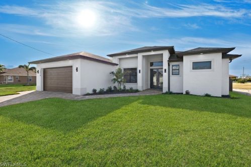 1020 35th Ave, Cape Coral, FL 33993-9440