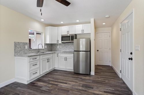 2720 Sparks Way, Modesto CA  95350-1744 exterior