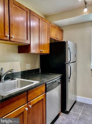 2841 Gainesville St, Washington, DC 20020-2658