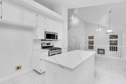 8702 White Peacock Way, Elk Grove CA  95624-3701 exterior