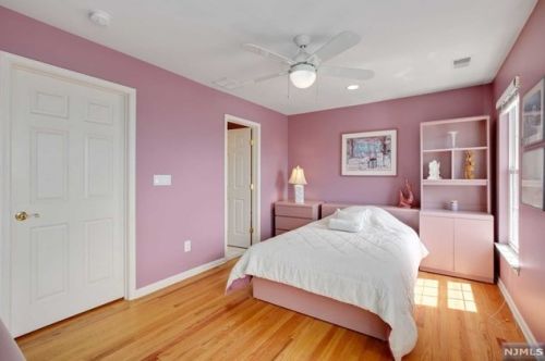 22 Winding Way, West Paterson NJ  07424-2665 exterior