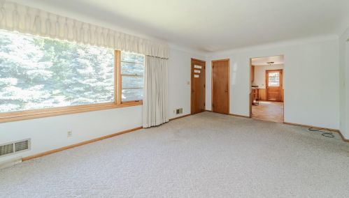 2422 53rd St, South Saint Paul MN  55076-1210 exterior